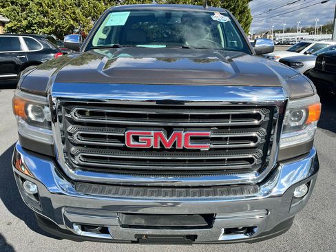 Used 2015 GMC Sierra 2500 SLT w/ Suspension Package, Off-Road image 2