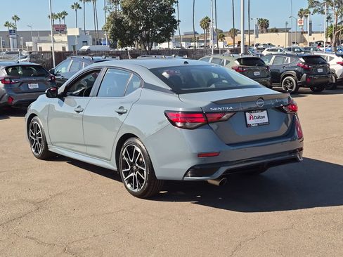 Used 2025 Nissan Sentra SR FWD image 6