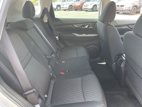 Used 2018 Nissan Rogue S image 14
