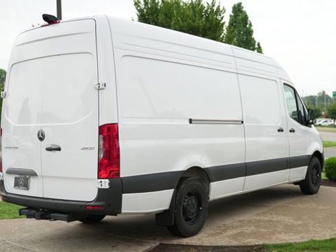 Used 2025 Mercedes-Benz Sprinter 2500 image 8