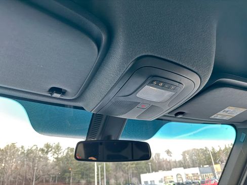 Used 2025 Mercedes-Benz Sprinter 2500 image 23