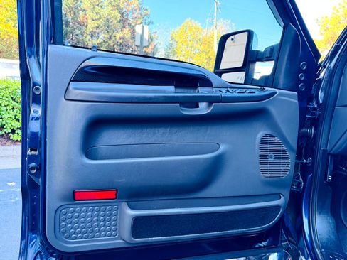 Used 2005 Ford F250 Harley-Davidson image 13