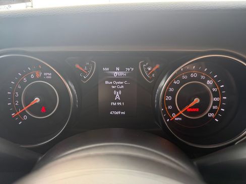 Used 2021 Jeep Wrangler Sport AWD/4WD image 14