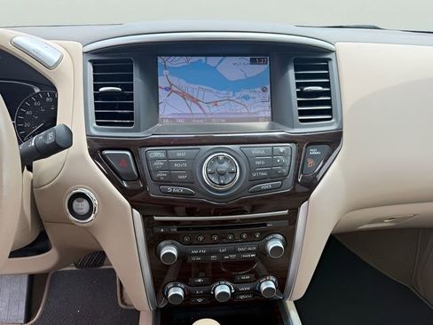 Used 2015 Nissan Pathfinder Platinum AWD/4WD image 18