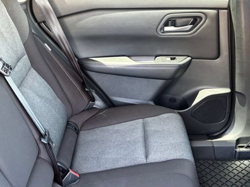 Used 2025 Nissan Rogue SV FWD image 10