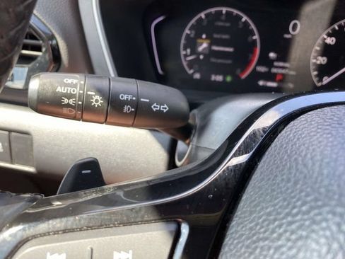 Used 2025 Honda Pilot EX-L image 28