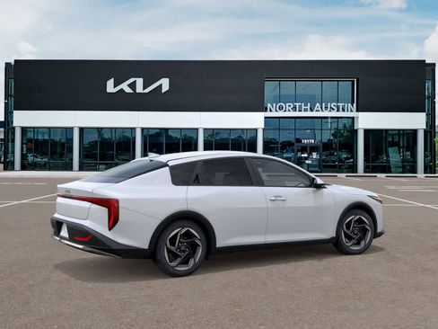 New 2025 Kia K4 EX image 6
