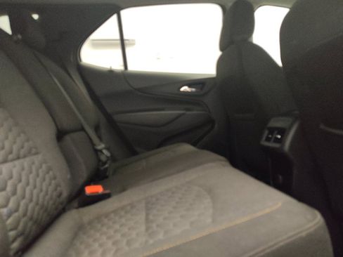 Used 2018 Chevrolet Equinox LT FWD image 19