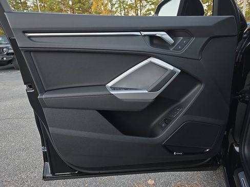 New 2025 Audi Q3 2.0T Premium image 26