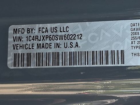 Used 2025 Jeep Wrangler Unlimited Sahara AWD/4WD image 29