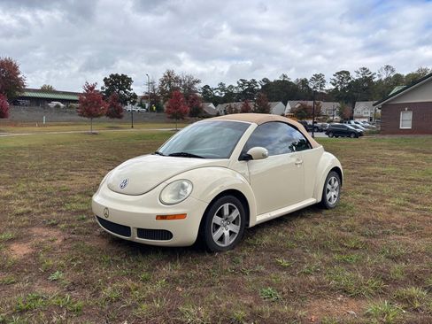 Used 2007 Volkswagen Beetle Convertible w/ Package 1 image 4