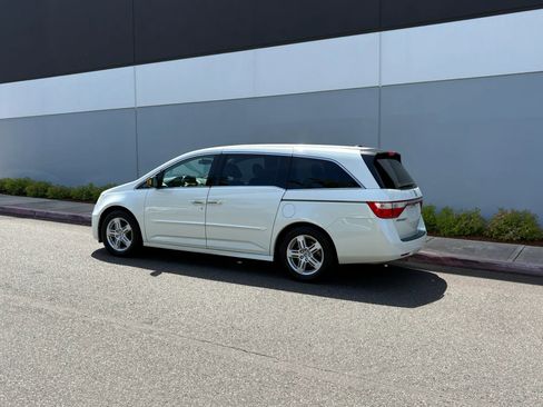Used 2013 Honda Odyssey Touring image 4