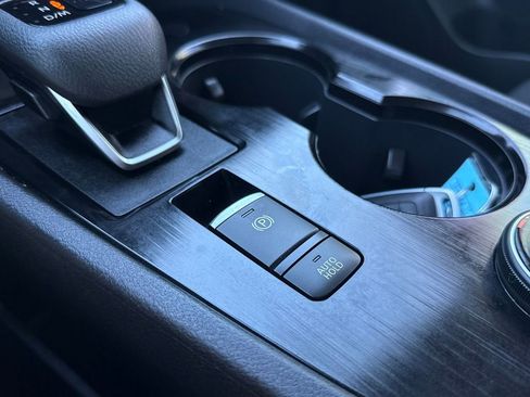 Used 2025 Nissan Rogue SV image 31