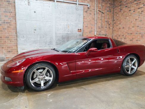 Used 2007 Chevrolet Corvette Coupe RWD image 7
