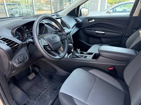 Used 2017 Ford Escape SE w/ Equipment Group 201A AWD/4WD image 5