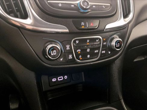 Used 2023 Chevrolet Equinox LT AWD/4WD image 25