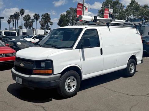 Used 2012 Chevrolet Express 2500 RWD image 2
