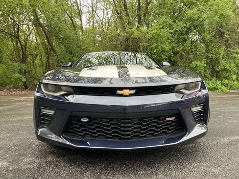 Used 2016 Chevrolet Camaro SS RWD image 2