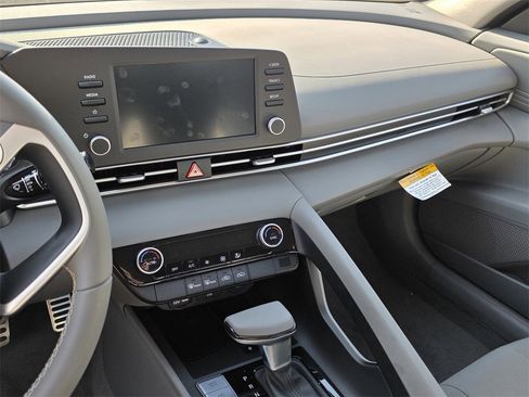 Certified 2025 Hyundai Elantra Sport image 9