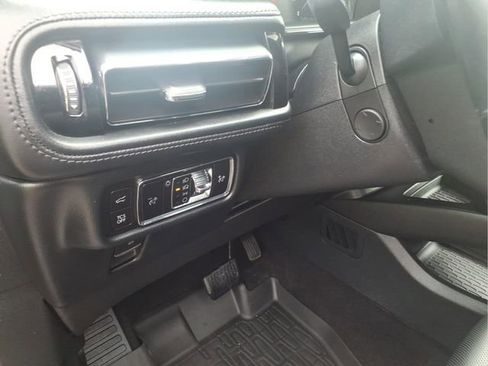 Used 2023 Lincoln Nautilus Reserve AWD/4WD image 13
