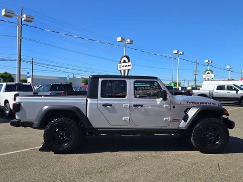 Certified 2023 Jeep Gladiator Mojave w/ LED Lighting Group AWD/4WD image 7