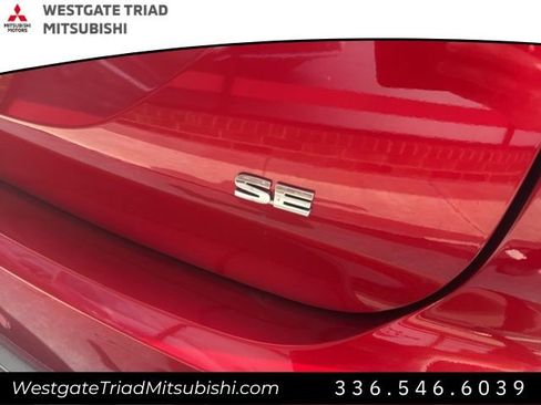 New 2025 Mitsubishi Outlander SE image 13