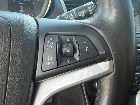 Used 2018 Chevrolet Trax LT w/ LT Convenience Package image 14