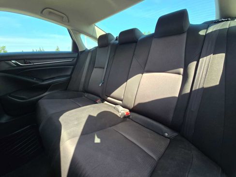 Used 2018 Honda Accord LX image 17