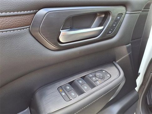 New 2025 Nissan Armada Platinum image 13