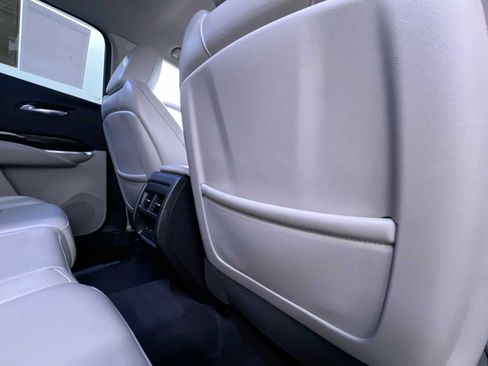 Used 2021 Cadillac XT4 Premium Luxury w/ Cold Weather Package AWD/4WD image 41