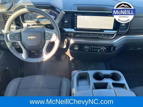 Used 2024 Chevrolet Silverado 1500 LT image 15