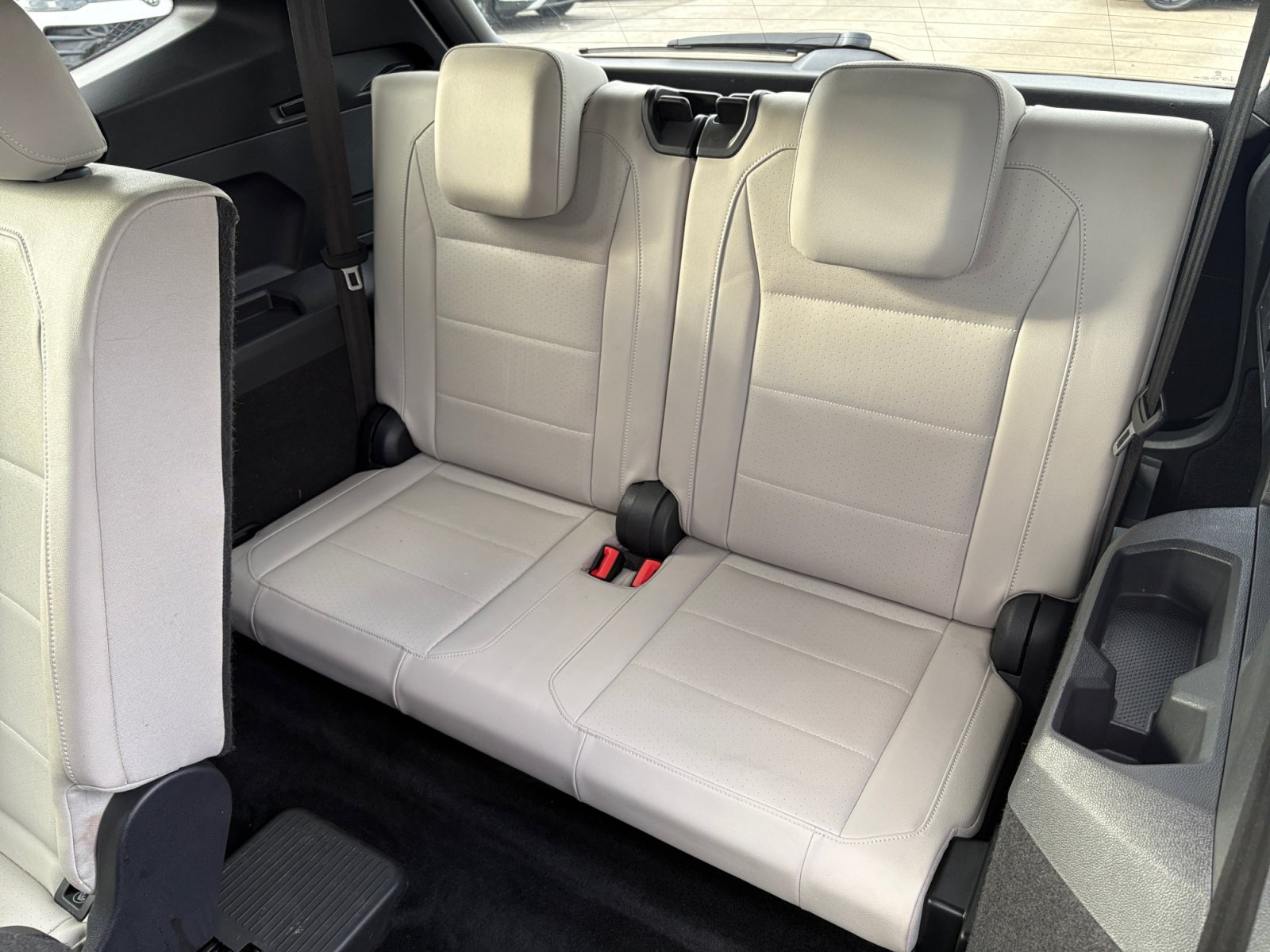 Used 2020 Volkswagen Tiguan SE R-Line FWD image 21