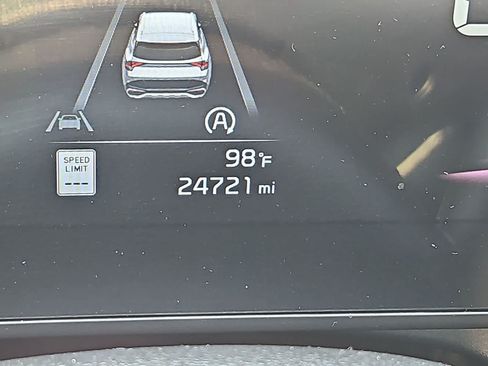 Used 2023 Kia Sportage X-Line w/ X-Line Premium Package AWD/4WD image 18