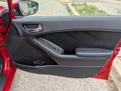 Used 2018 Kia Forte S w/ S Technology Plus Package FWD image 33