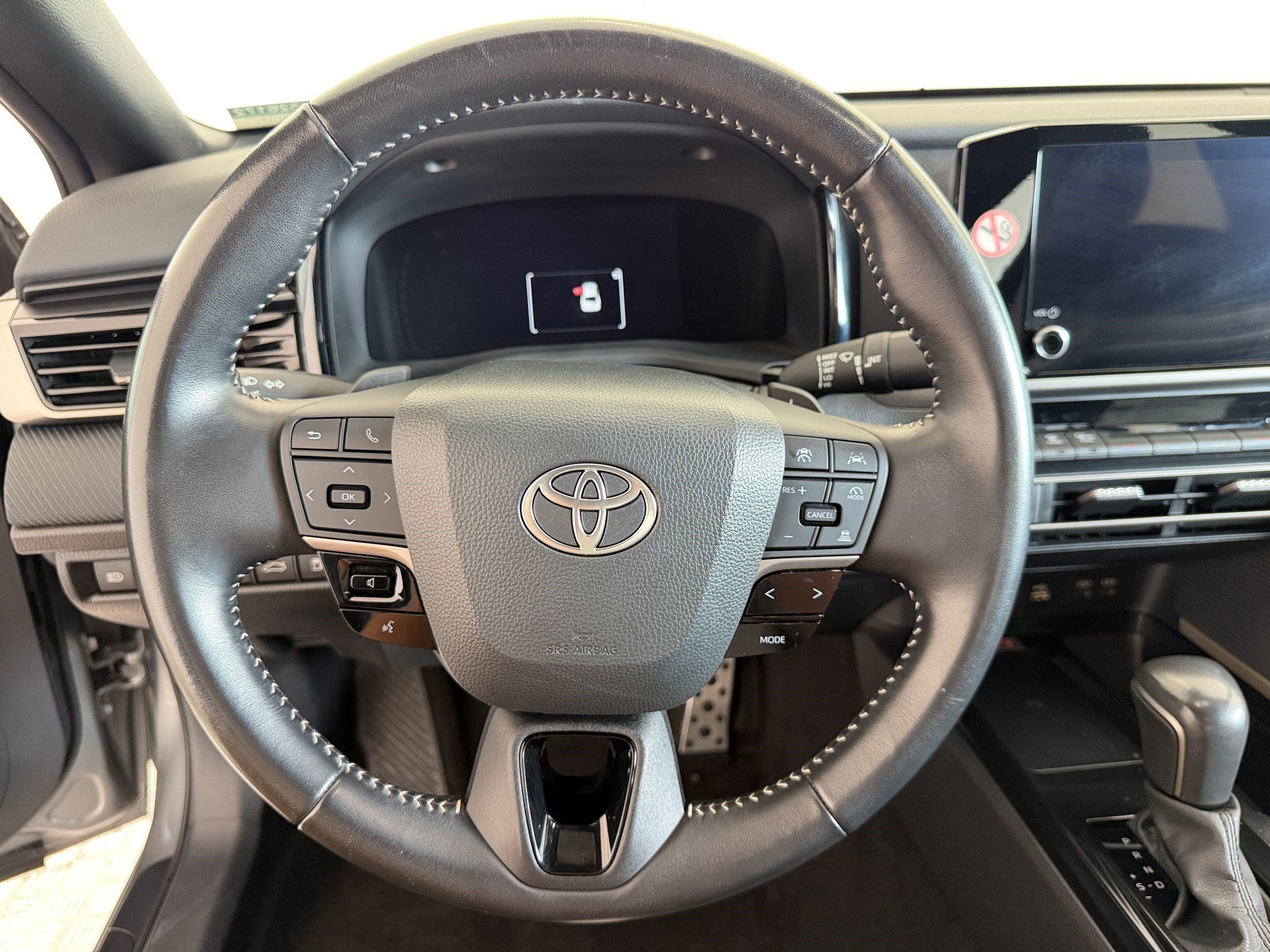 Used 2025 Toyota Camry SE FWD image 27