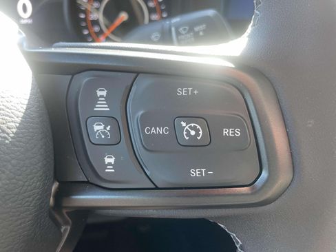 Used 2026 Jeep Gladiator Sport AWD/4WD image 19
