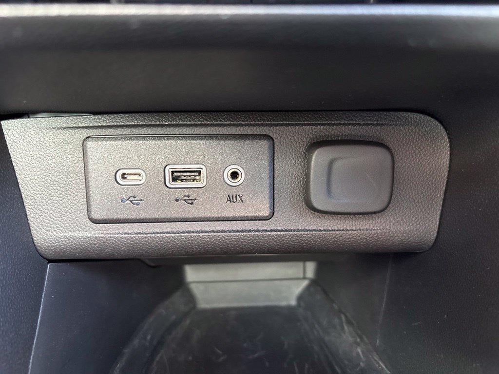 Used 2022 Buick Encore GX Select w/ Experience Buick Package FWD image 22