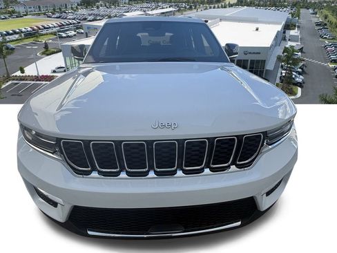 Certified 2025 Jeep Grand Cherokee Limited image 10