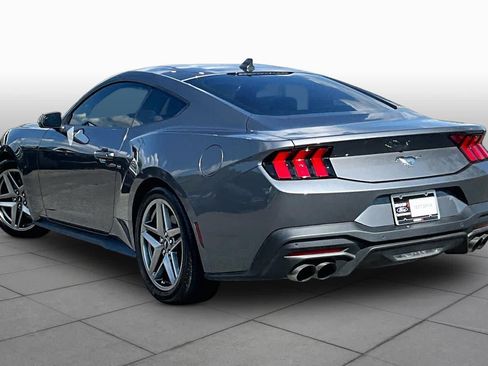 Used 2025 Ford Mustang Coupe RWD image 10
