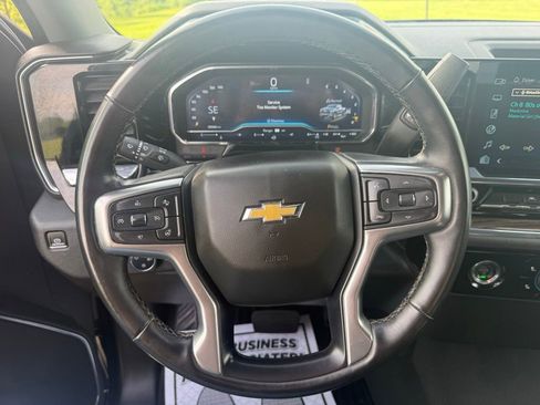 Used 2023 Chevrolet Silverado 1500 LT AWD/4WD image 28