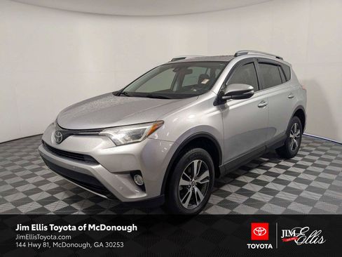 Used 2018 Toyota RAV4 XLE FWD image 1