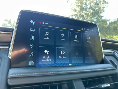 Used 2023 Chevrolet Suburban LT image 25