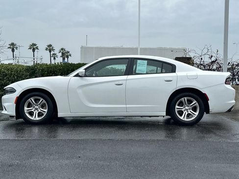 Certified 2022 Dodge Charger SXT w/ Leather Interior Group image 7