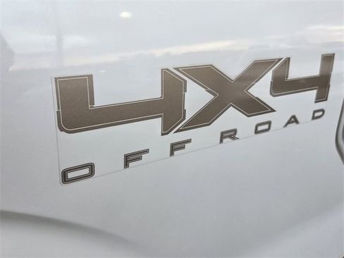 Used 2011 Ford F150 Lariat w/ Lariat Chrome Pkg image 6