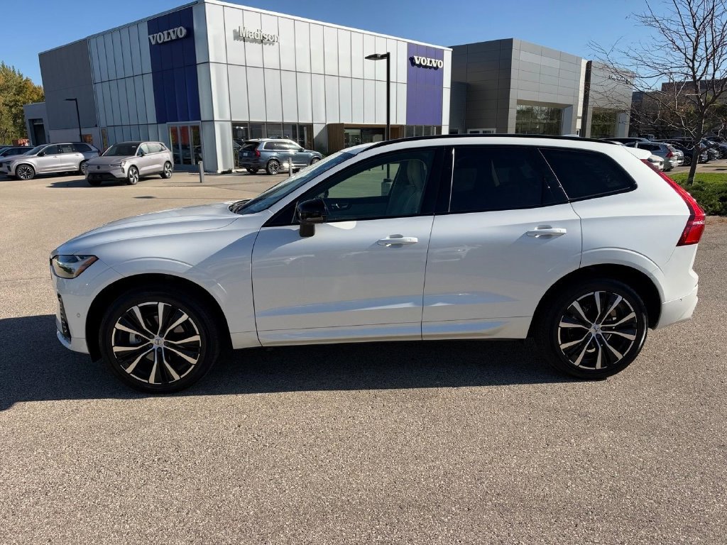 Certified 2024 Volvo XC60 B5 Plus w/ Protection Package Premier AWD/4WD image 2