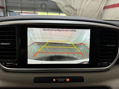 Used 2022 Kia Sportage LX image 30