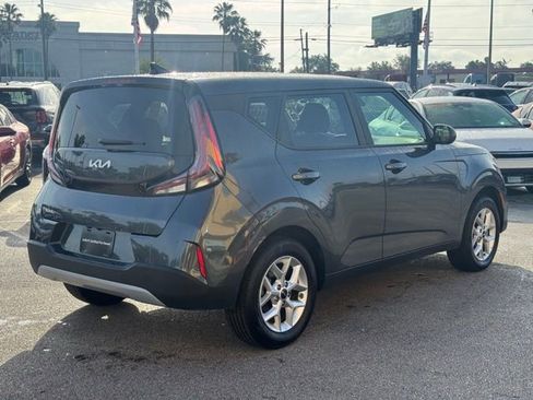 Certified 2025 Kia Soul LX image 5