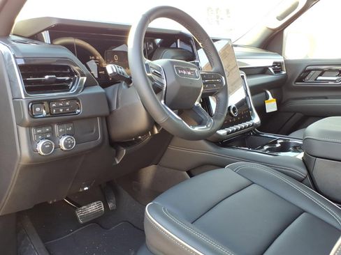 New 2026 GMC Yukon Elevation image 14