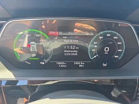 Used 2024 Audi Q8 e-tron Premium Plus w/ Premium Plus Package image 9