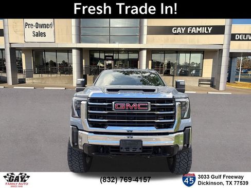 Used 2025 Chevrolet Silverado 2500 ZR2 w/ Technology Package AWD/4WD image 2